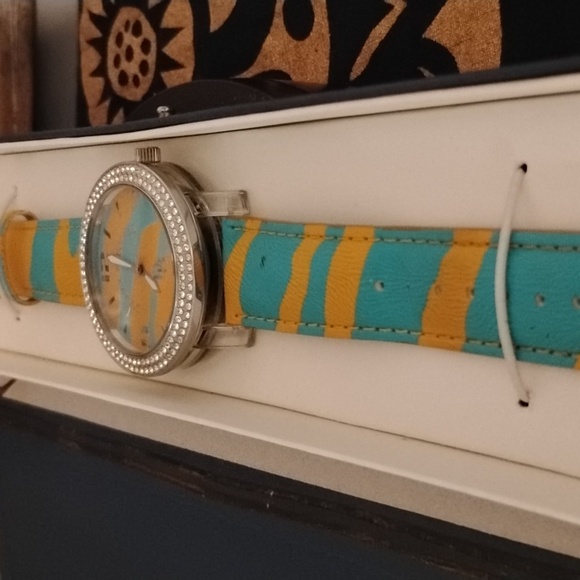 DOONEY AND BOURKE WATCH/VINTAGE - Picture 3 of 12